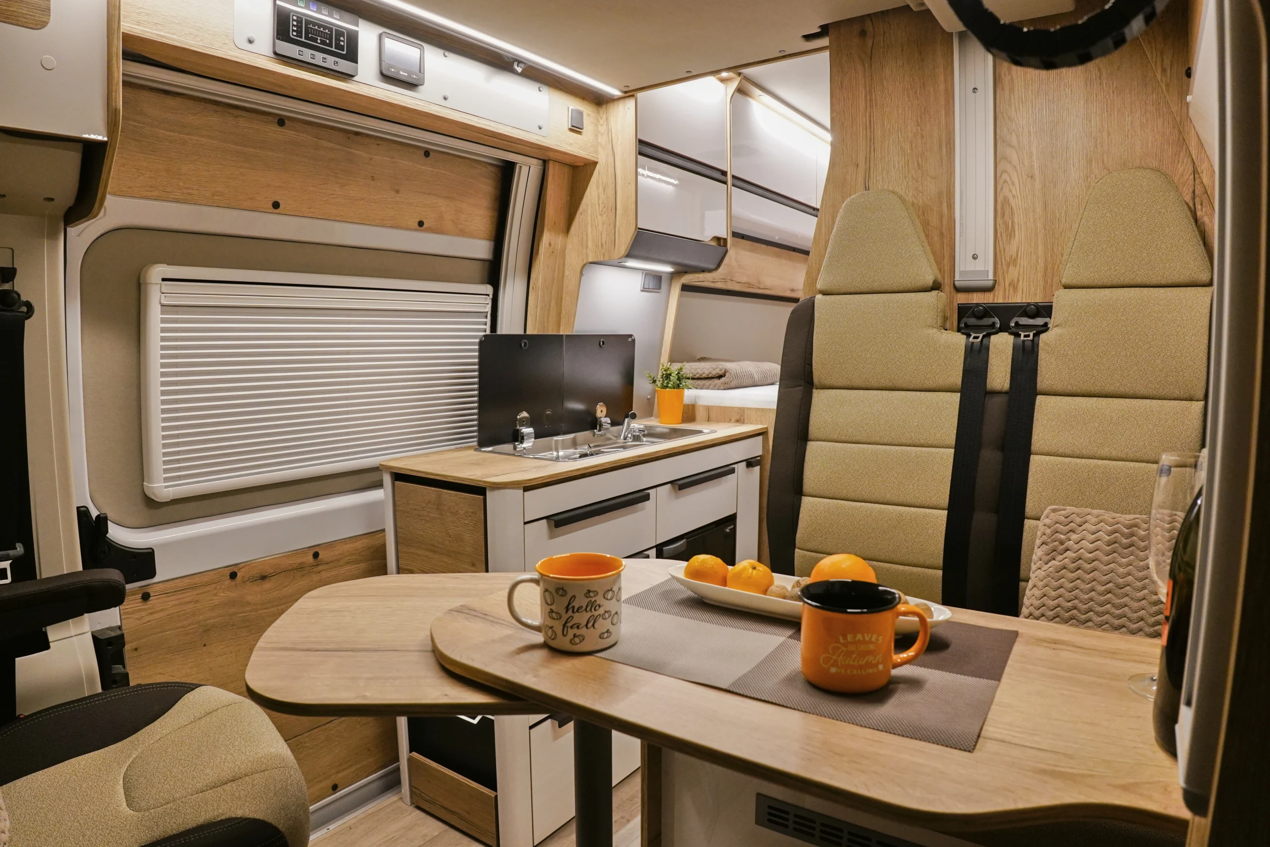 detail_jvm_camper_obytná_dodávka