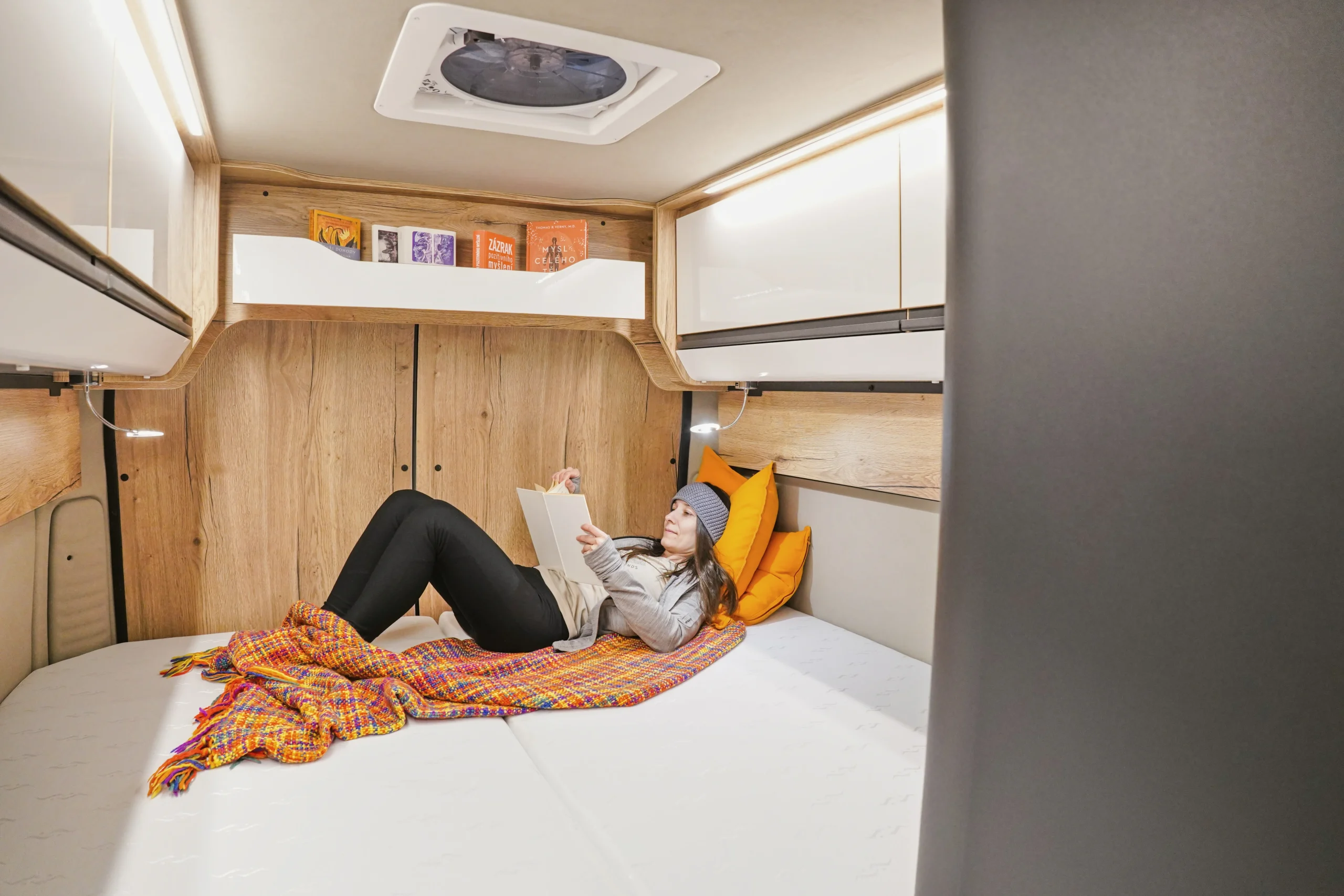 detail_jvm_camper_obytná_dodávka